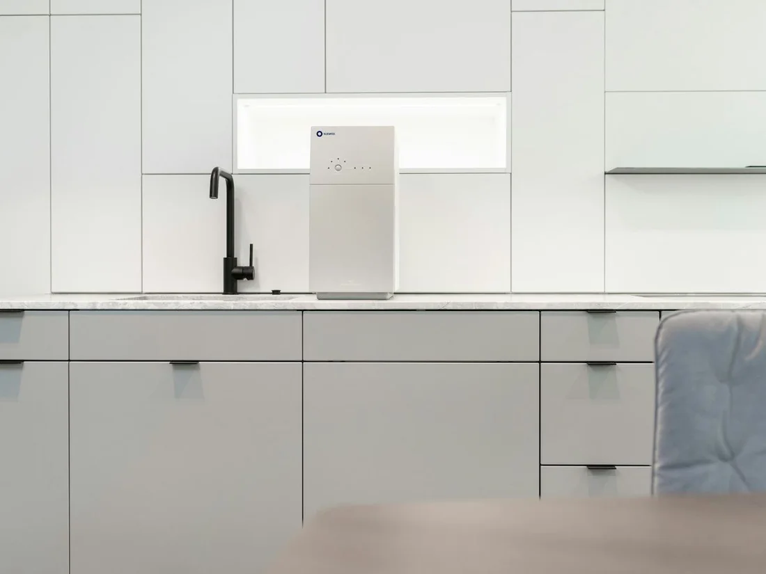 An empty, freshly cleaned kitchen